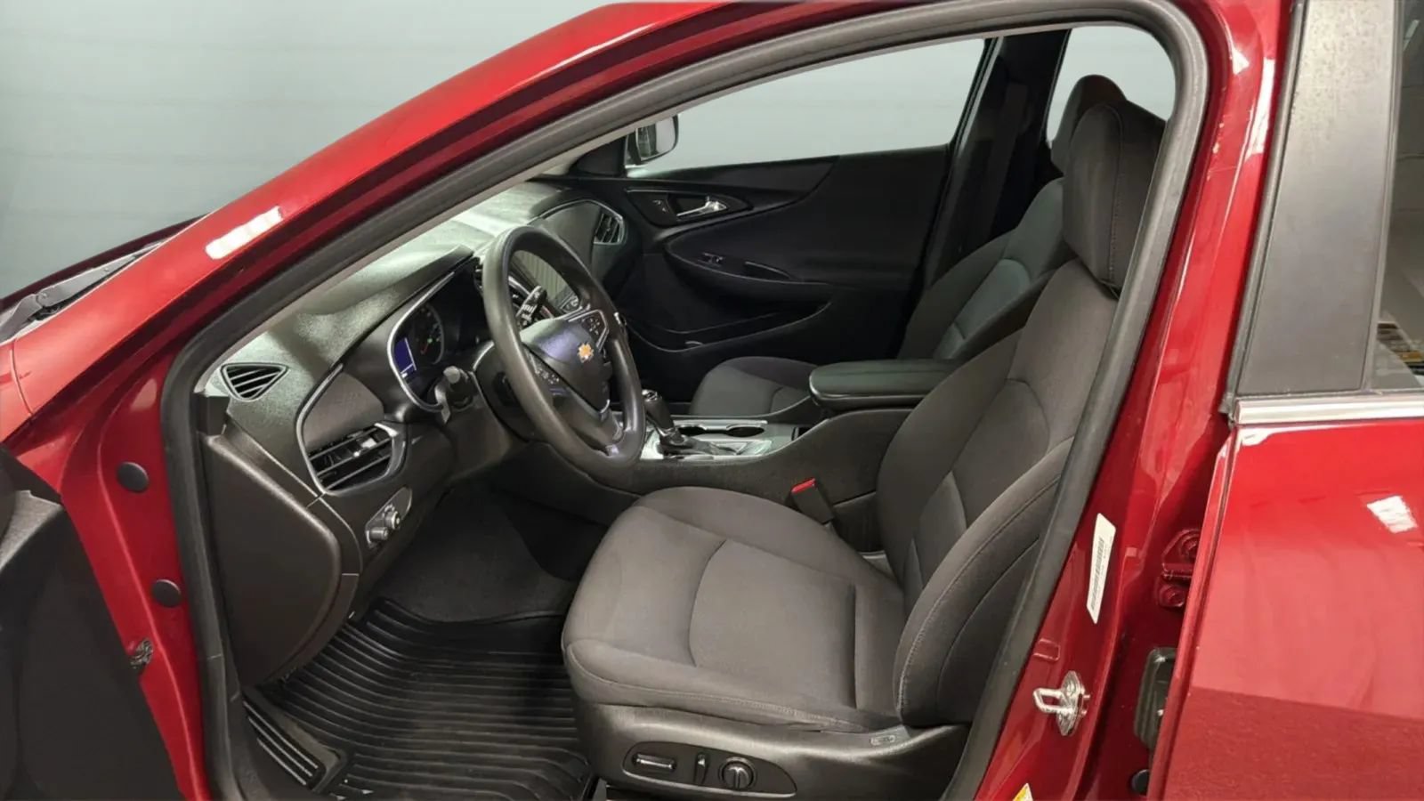 Used 2019 Chevrolet Malibu LT w/ Driver Confidence Package II FWD image 21
