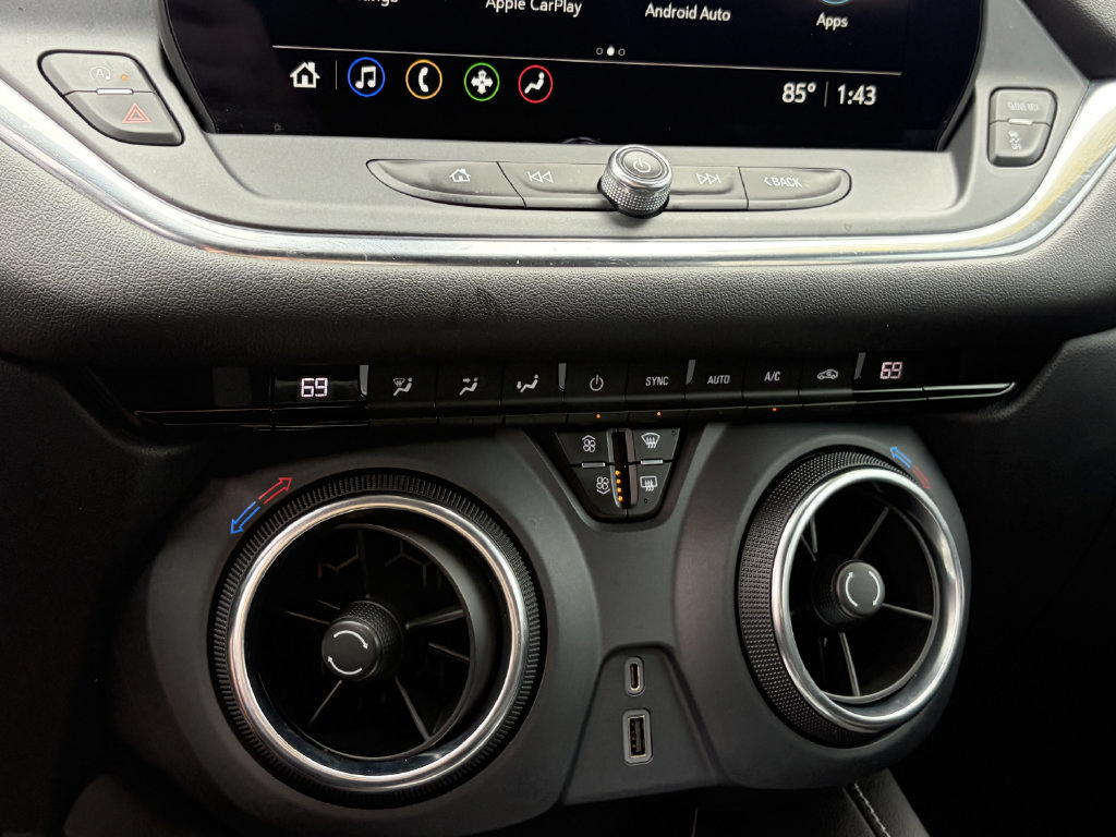 Used 2023 Chevrolet Blazer LT FWD image 32