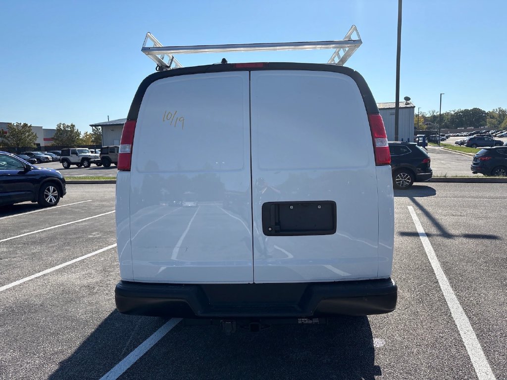 Used 2025 Chevrolet Express 2500 RWD image 5
