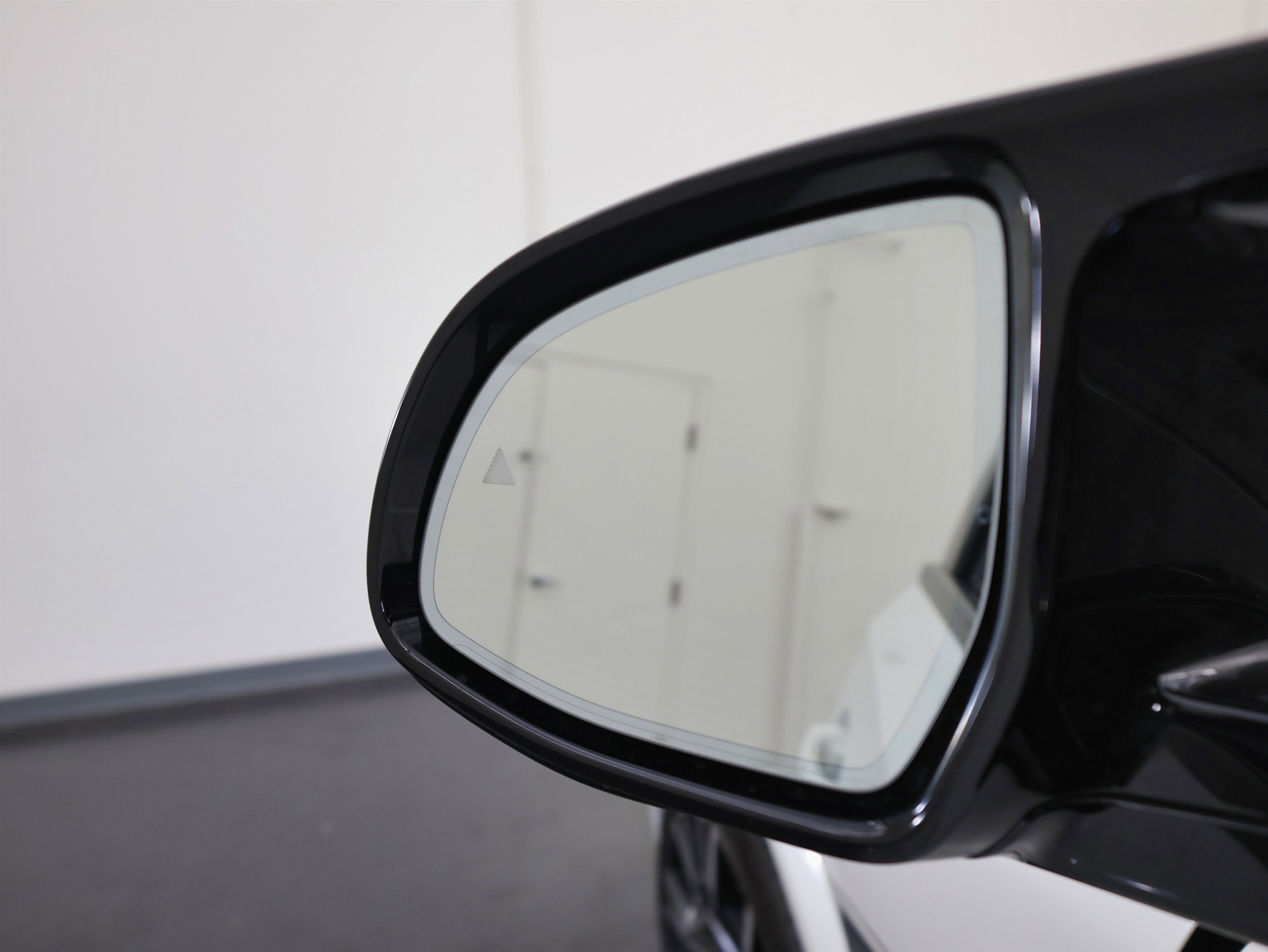 Used 2021 BMW X6 M w/ Executive Package image 28