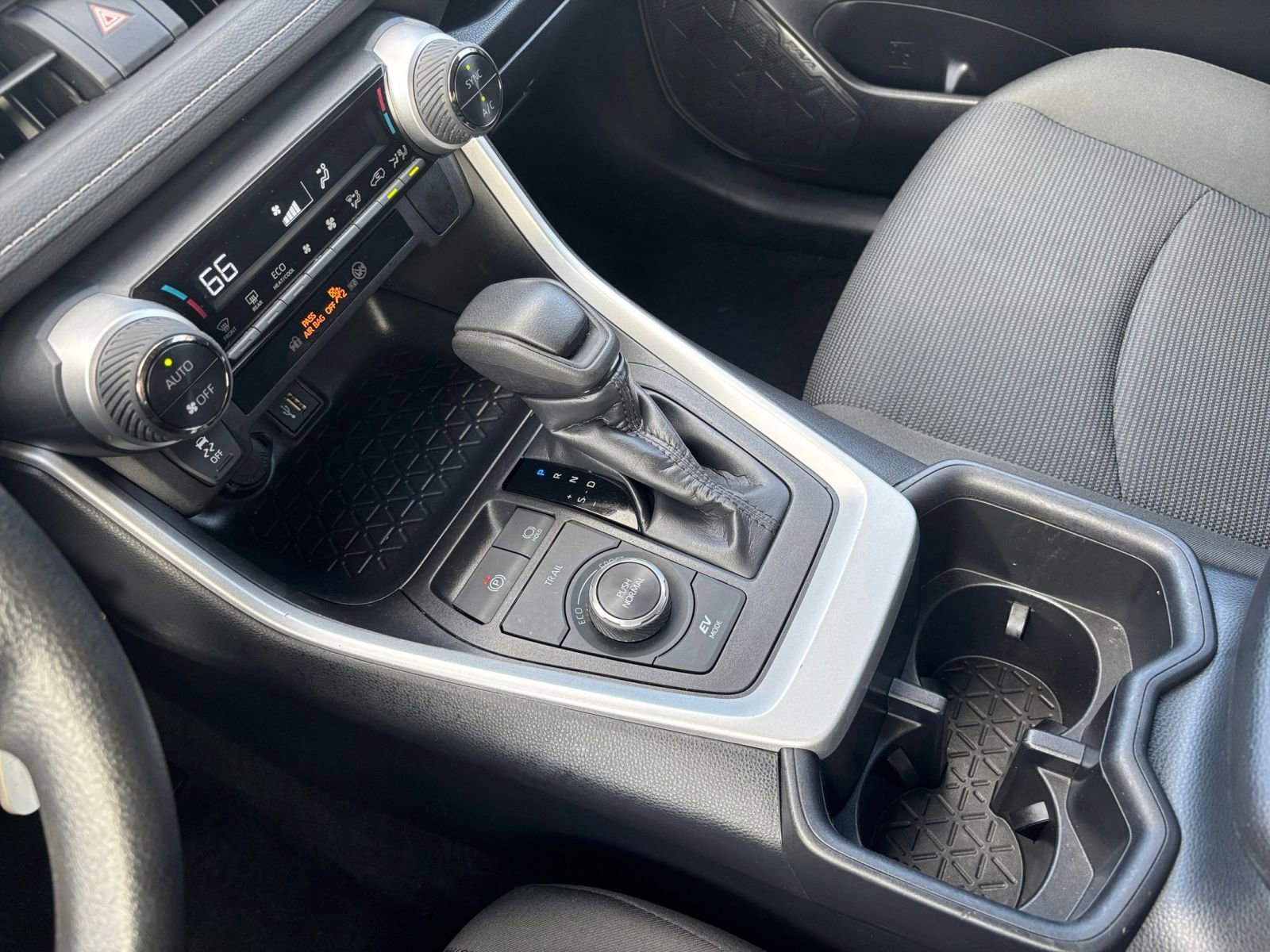 Used 2025 Toyota RAV4 LE image 40