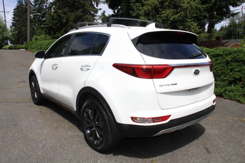 Used 2019 Kia Sportage EX w/ EX Sport Appearance Package AWD/4WD image 4