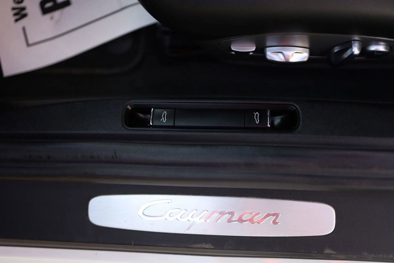 Used 2019 Porsche 718 Cayman RWD image 18