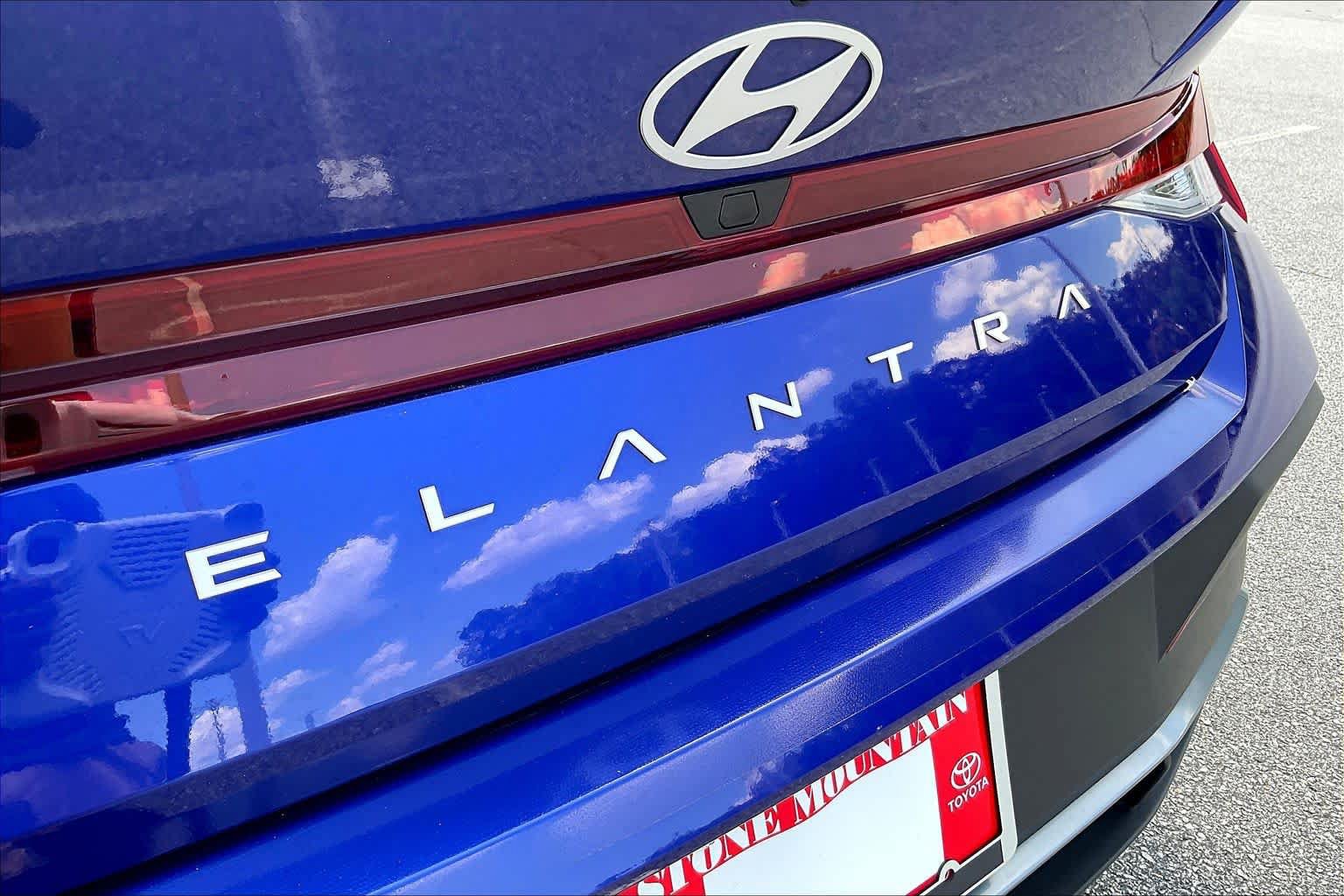 Used 2024 Hyundai Elantra SEL FWD image 30