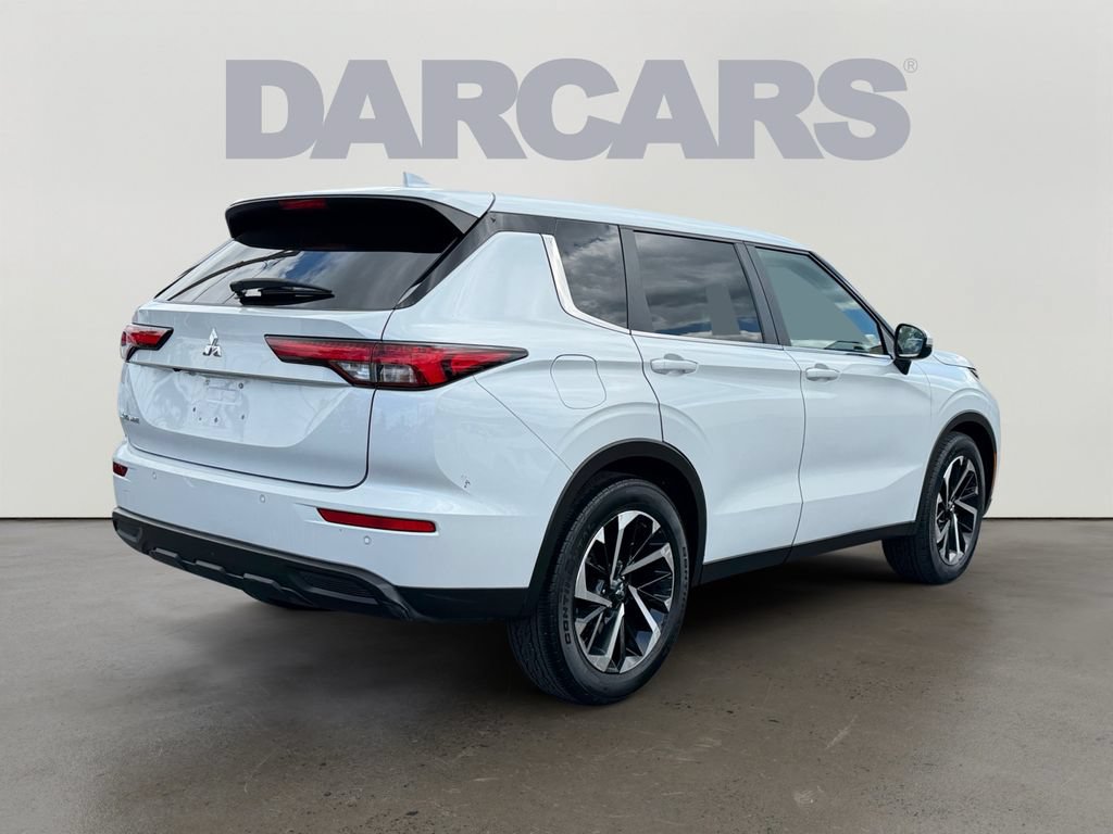 Used 2022 Mitsubishi Outlander ES AWD/4WD image 6