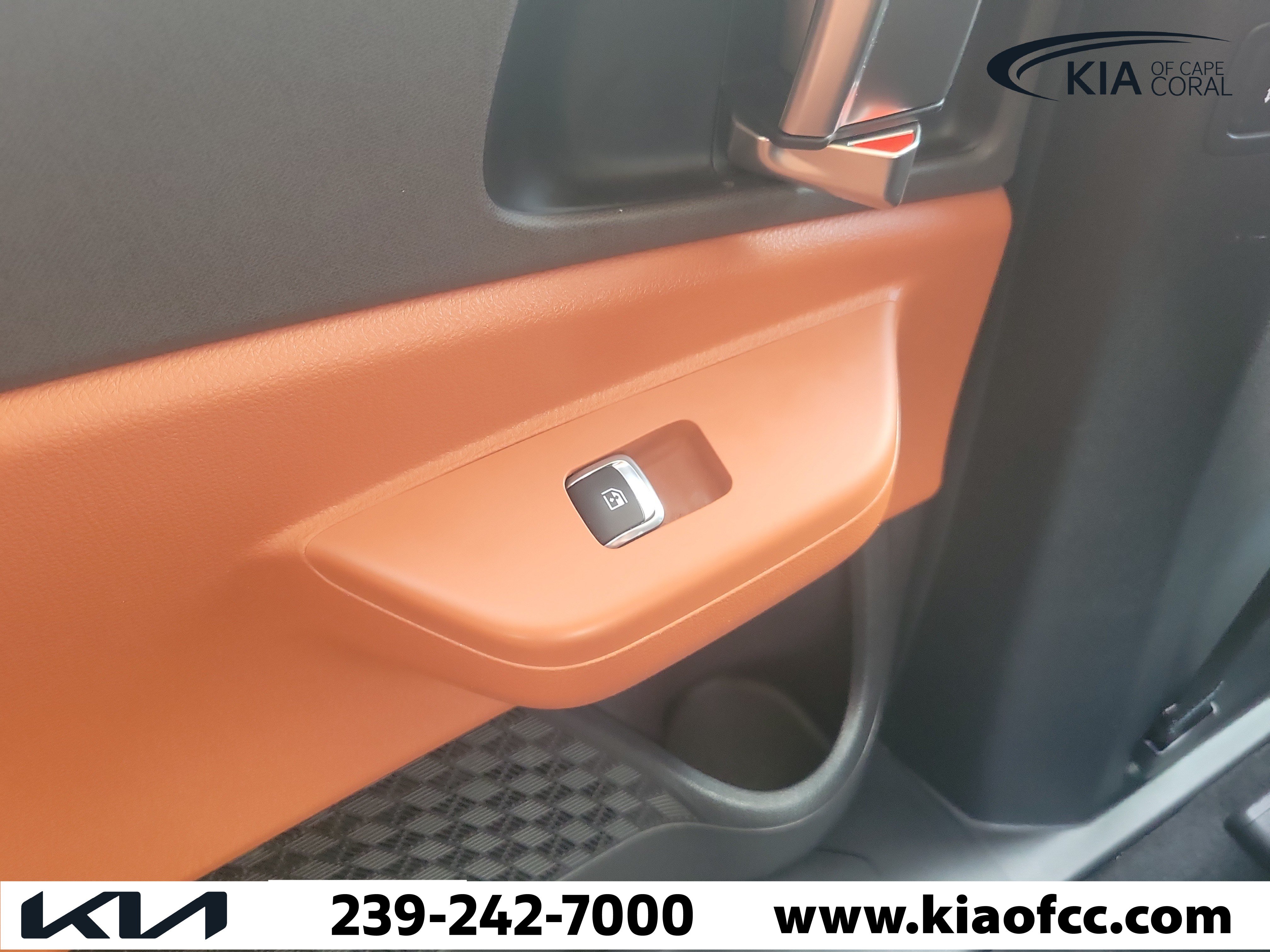 Certified 2025 Kia Carnival EX FWD image 15