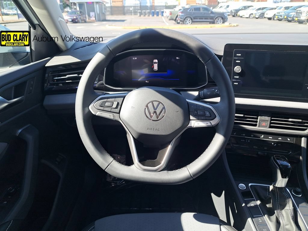 New 2026 Volkswagen Jetta SE FWD image 21