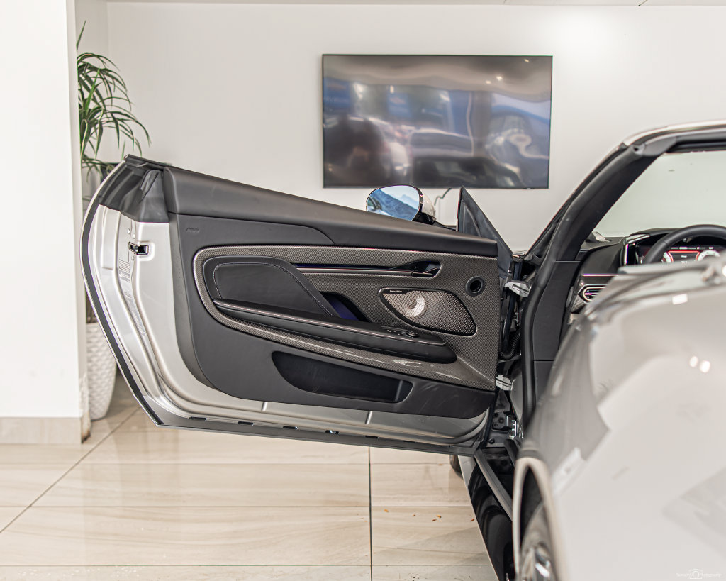 New 2026 Aston Martin Vanquish Convertible RWD image 31