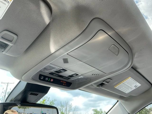 Used 2023 Chevrolet Equinox LT AWD/4WD image 30