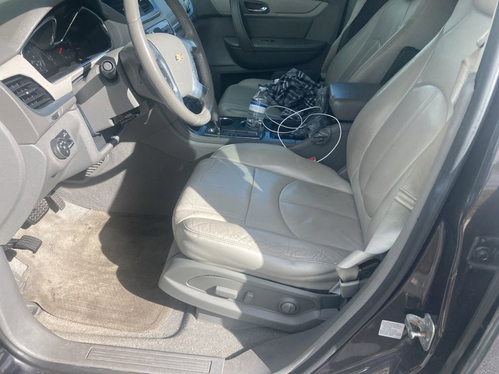 Used 2016 Chevrolet Traverse LT image 3