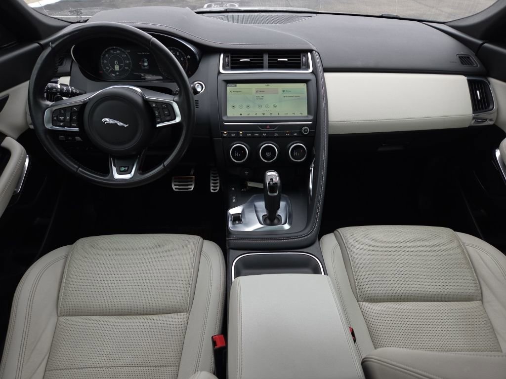 Used 2019 Jaguar E-PACE R-Dynamic SE image 32