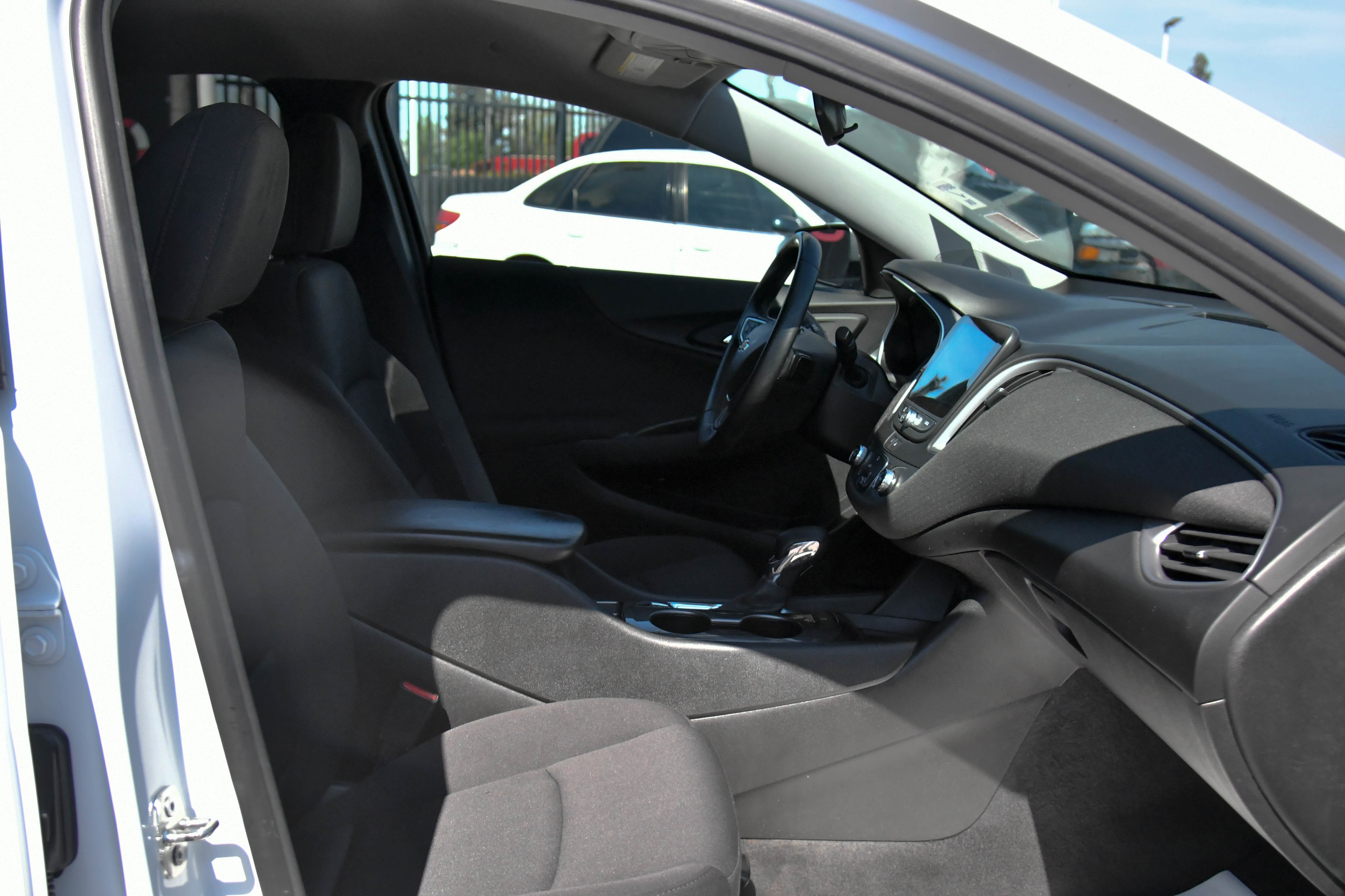 Used 2023 Chevrolet Malibu RS image 40