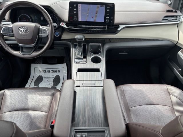 Used 2021 Toyota Sienna Platinum AWD/4WD image 12