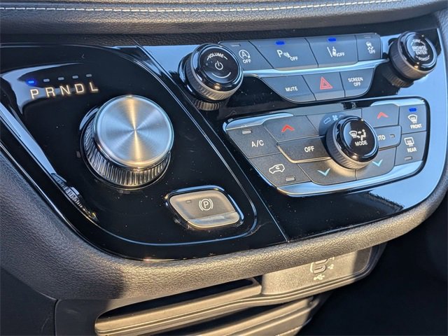 New 2026 Chrysler Pacifica Select w/ S Appearance Package image 20