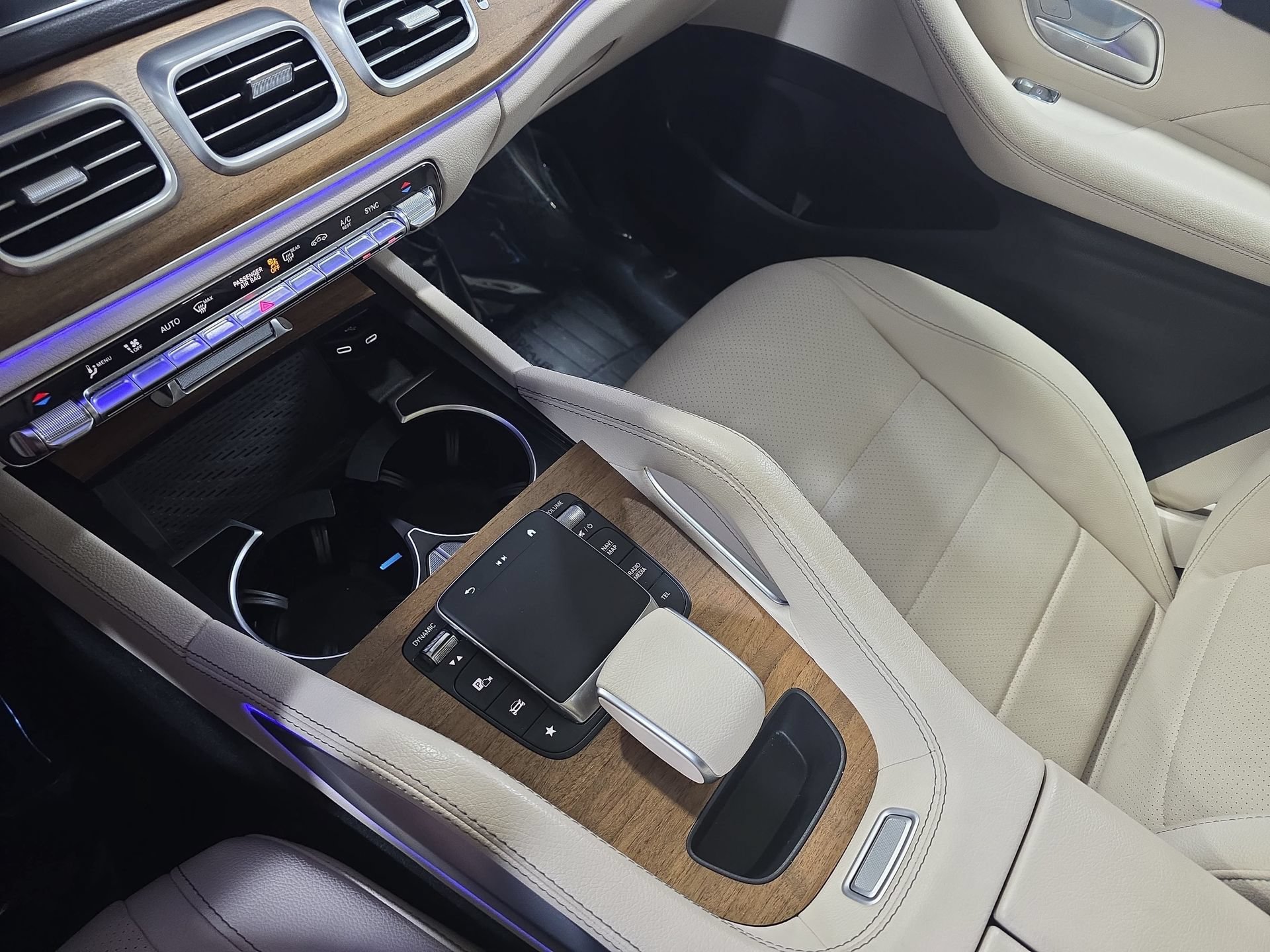 Certified 2024 Mercedes-Benz GLE 450 4MATIC image 25