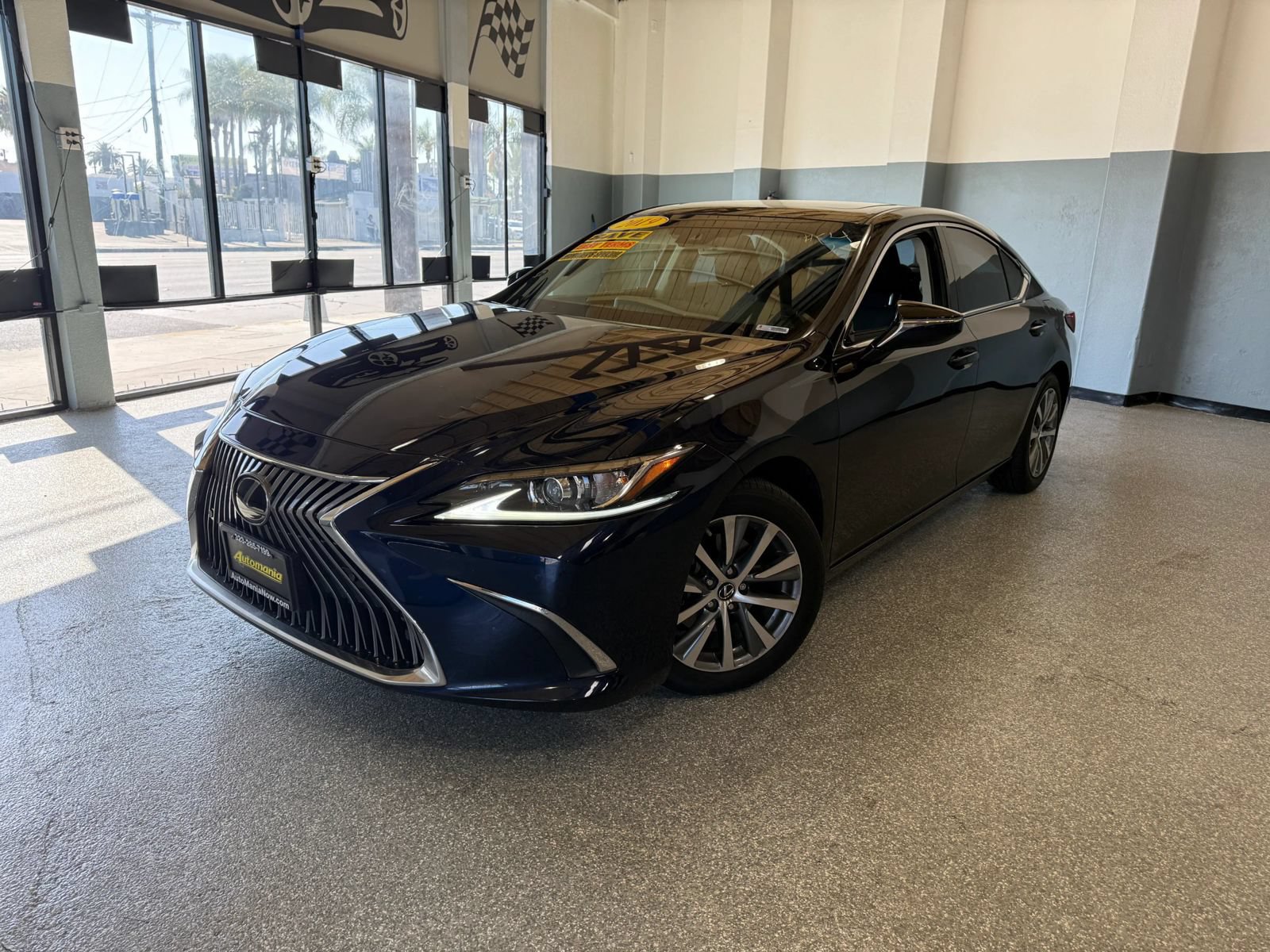 Used 2019 Lexus ES 350 w/ Premium Package FWD image 3
