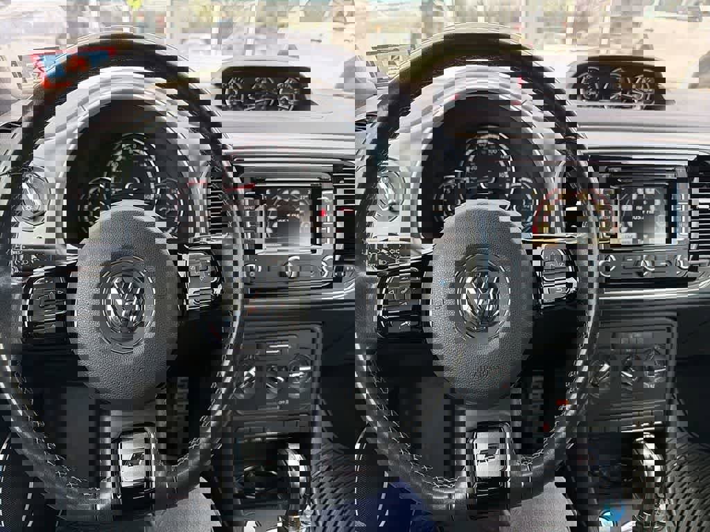 Used 2014 Volkswagen Beetle R-Line image 20