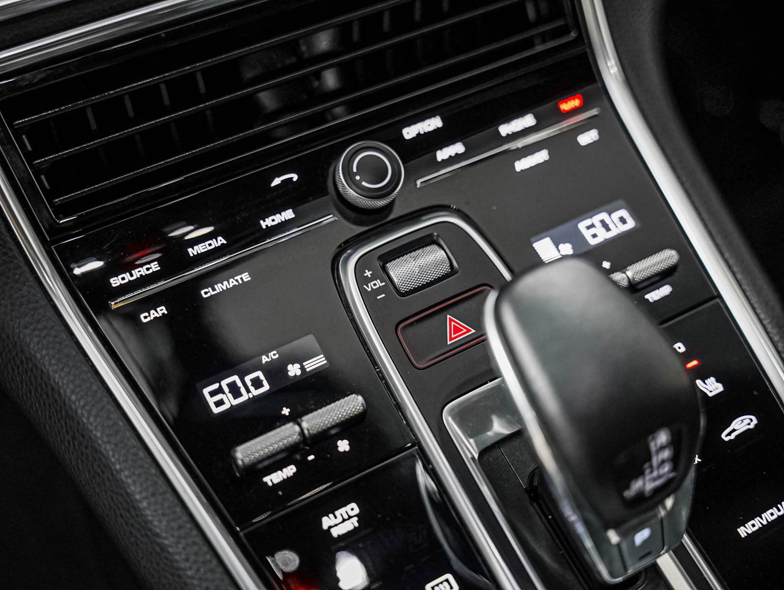 Certified 2018 Porsche Panamera RWD image 21