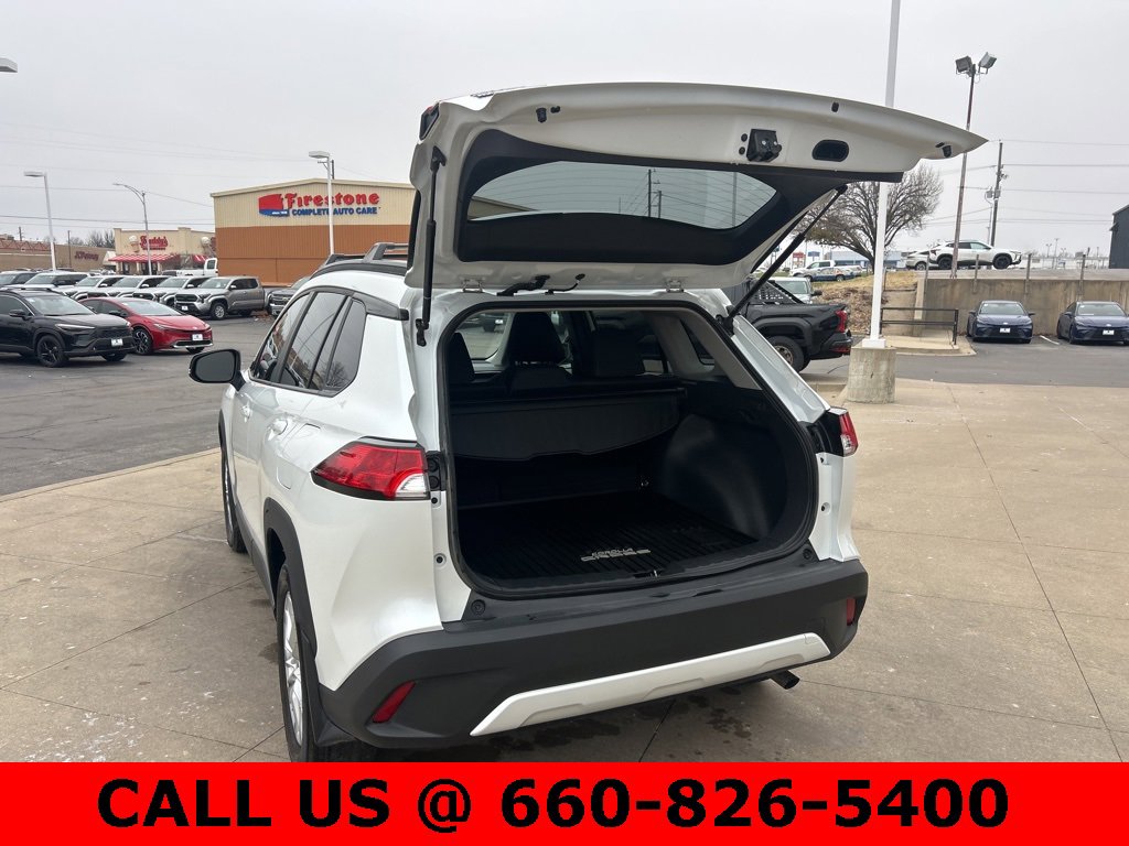 Certified 2025 Toyota Corolla Cross LE image 7