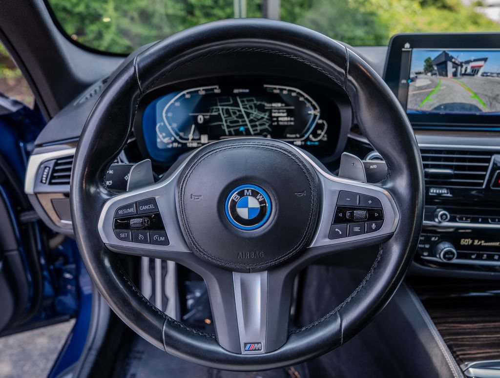 Used 2023 BMW 530e w/ M Sport Package RWD image 5