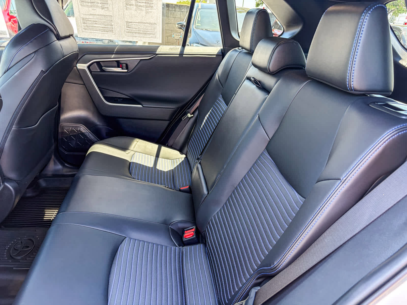 Used 2023 Toyota RAV4 XSE AWD/4WD image 17