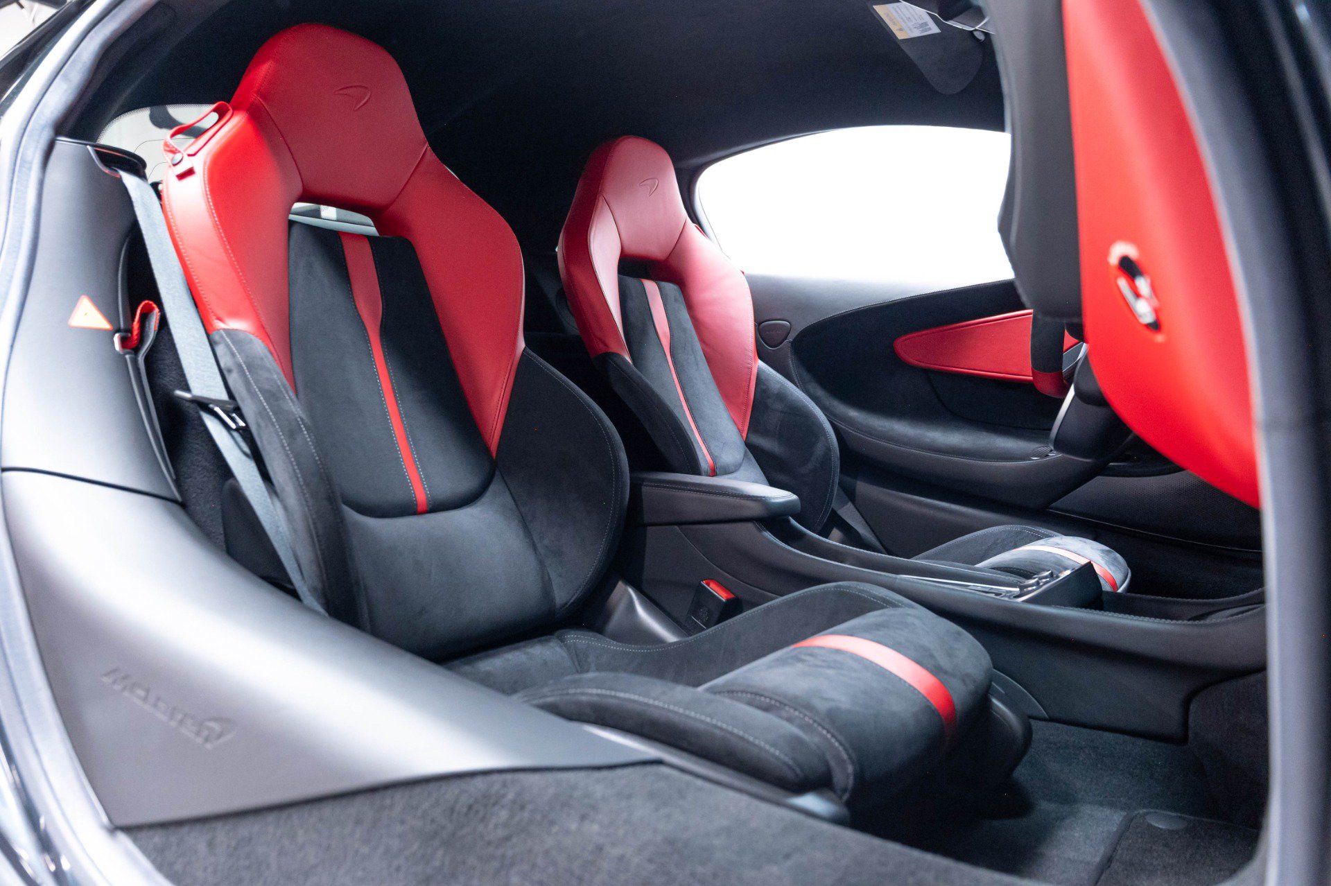 Used 2019 McLaren 570S Coupe RWD image 34