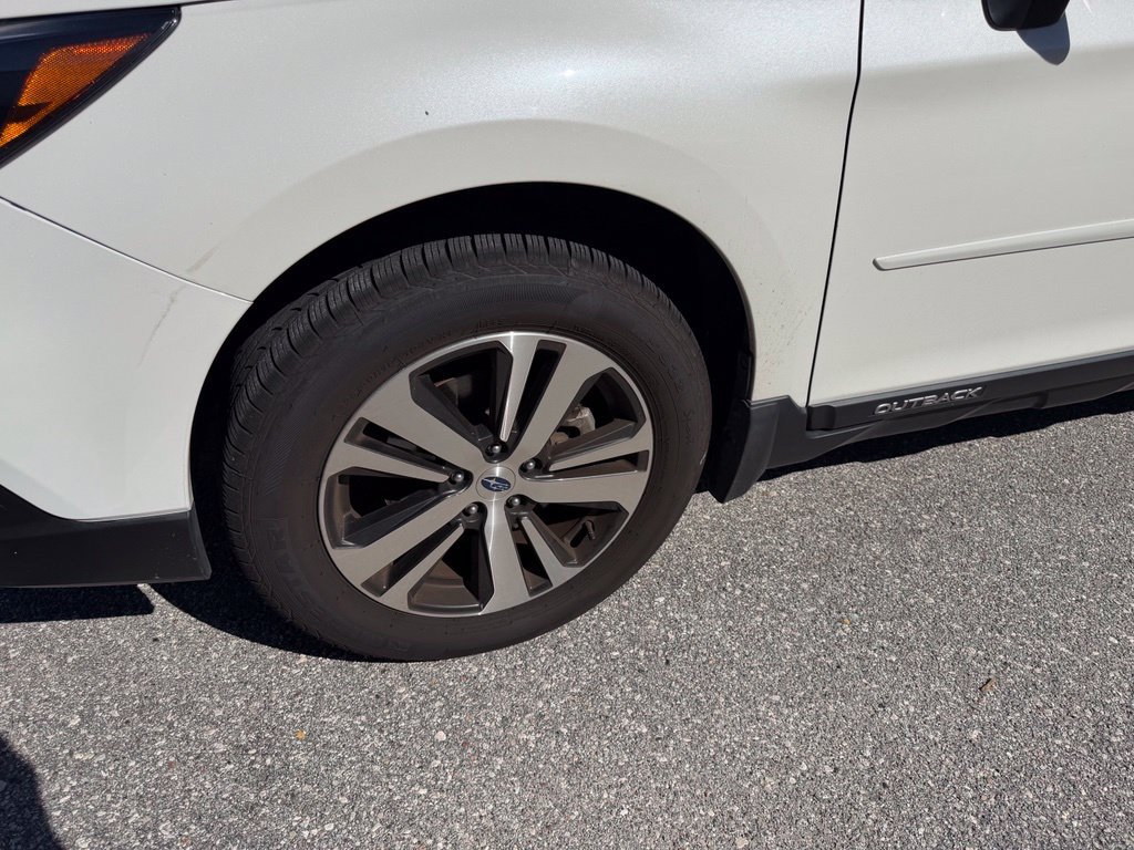 Used 2018 Subaru Outback 3.6R Limited AWD/4WD image 9