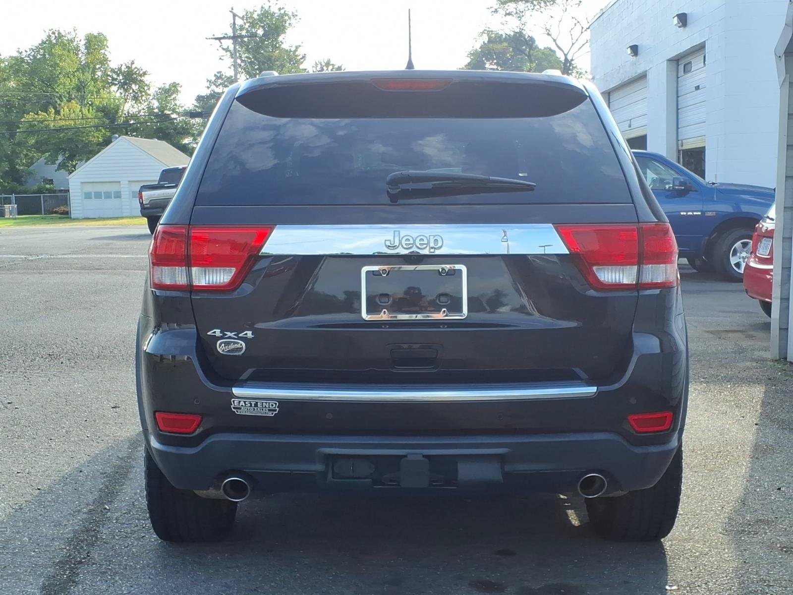 Used 2012 Jeep Grand Cherokee Overland Summit AWD/4WD image 4