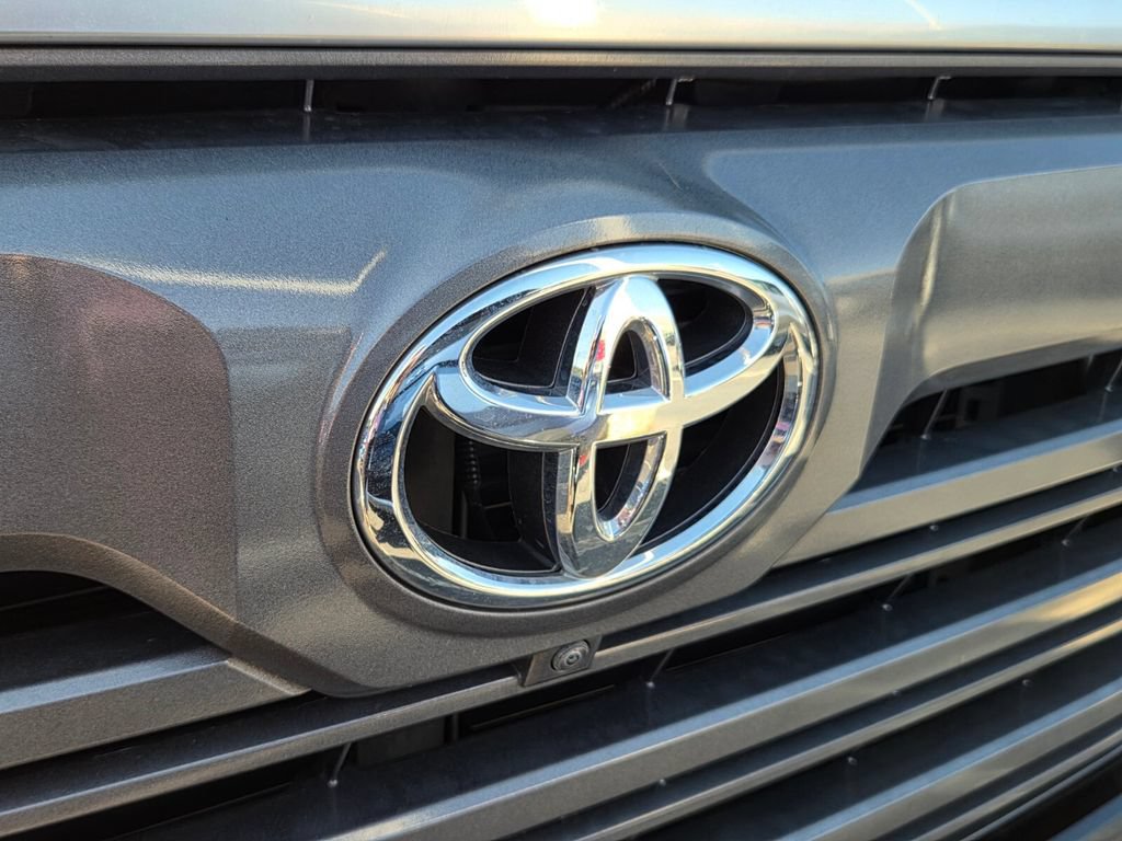 Used 2023 Toyota Tundra Limited AWD/4WD image 2