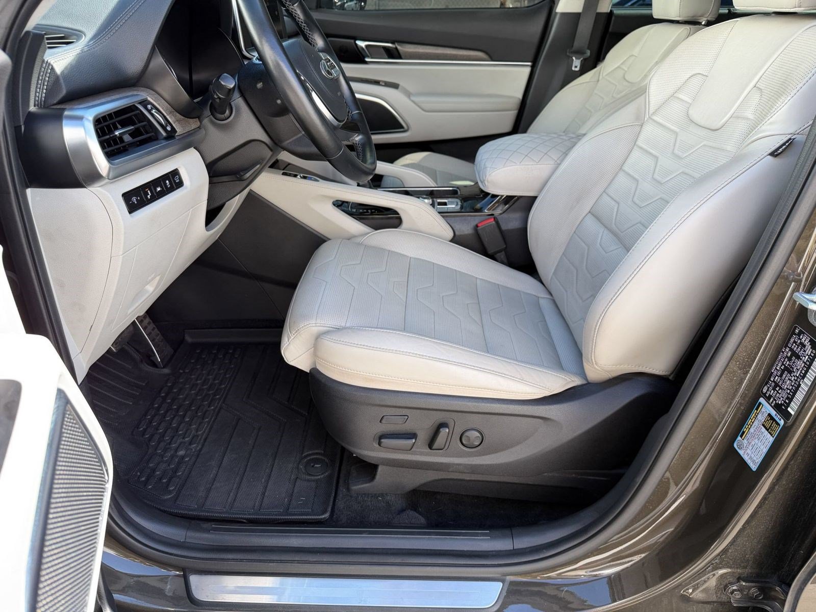 Used 2021 Kia Telluride SX w/ SX Prestige Package AWD/4WD image 4