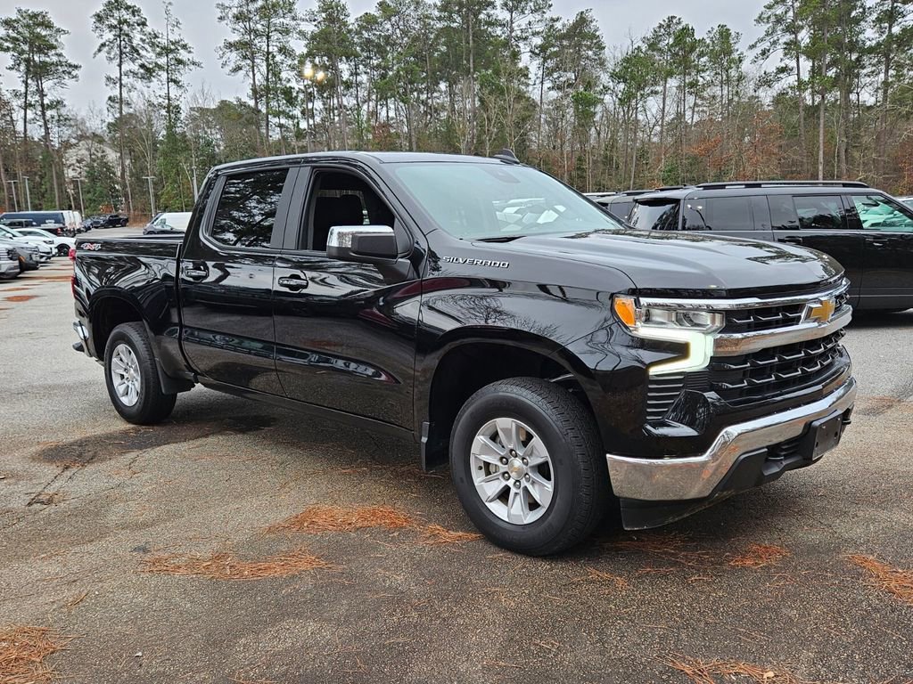 Used 2025 Chevrolet Silverado 1500 LT image 1