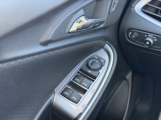 Used 2024 Chevrolet Malibu LT image 31