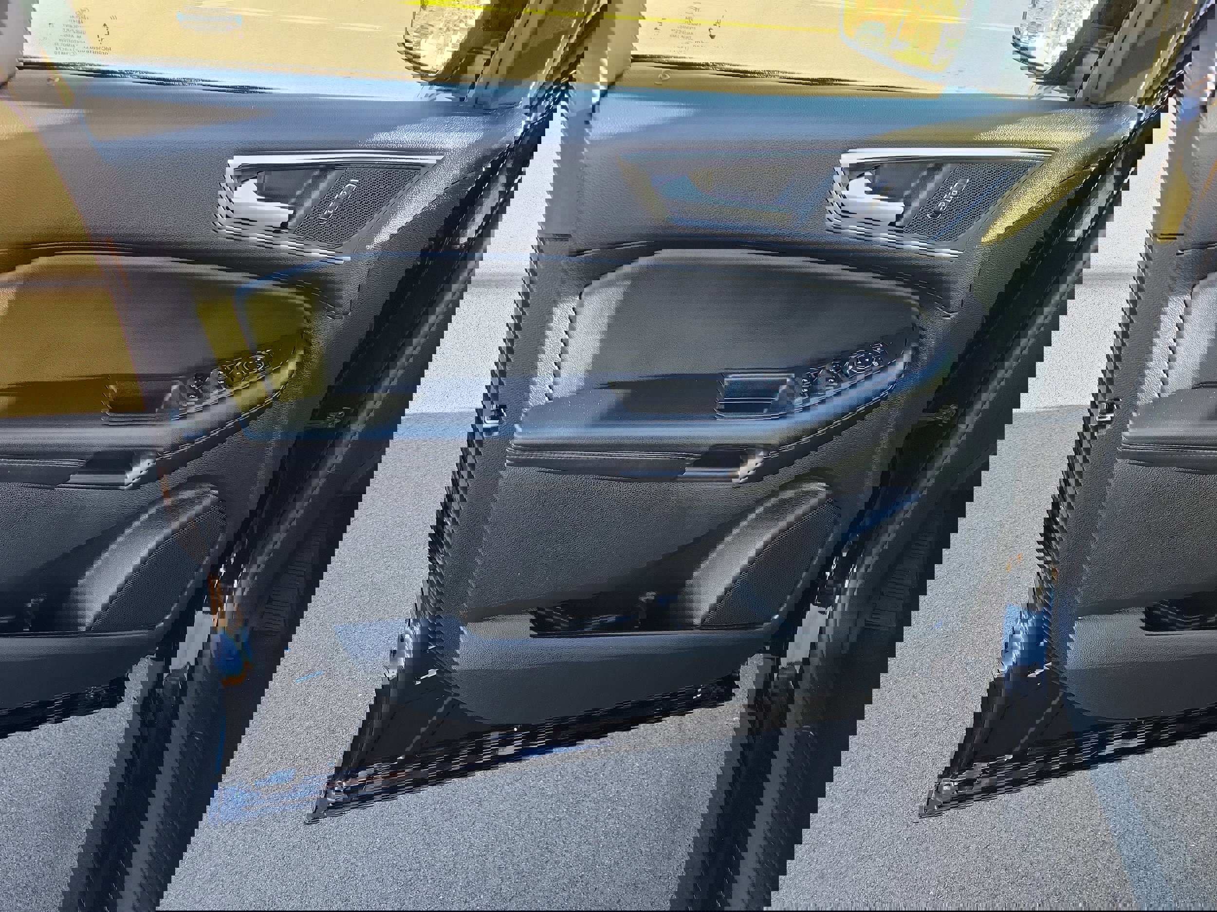 Used 2024 Ford Edge SEL w/ Convenience Package image 17