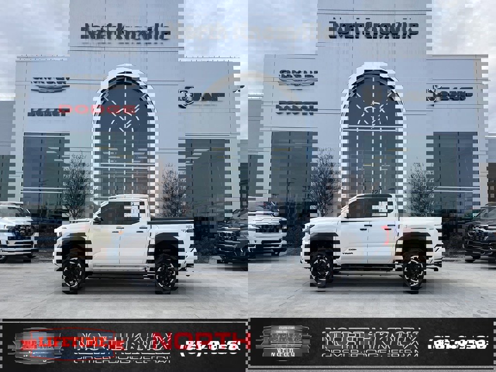 Used 2024 Toyota Tacoma TRD Off-Road image 2