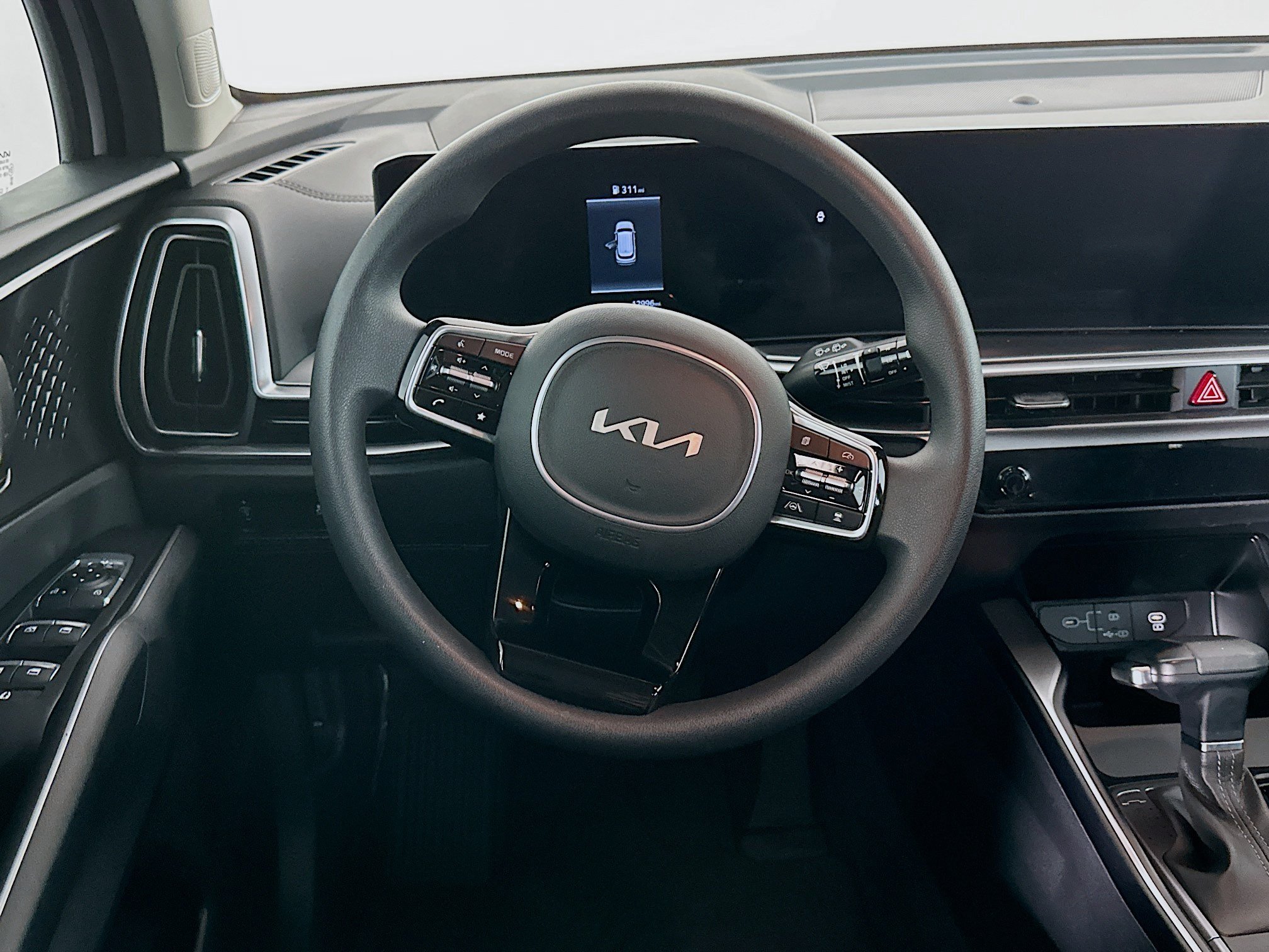 Used 2025 Kia Sorento LX FWD image 18