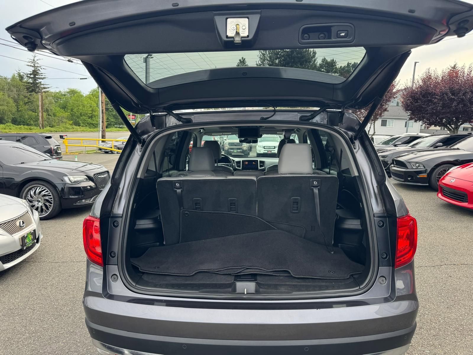 Used 2017 Honda Pilot Touring image 9