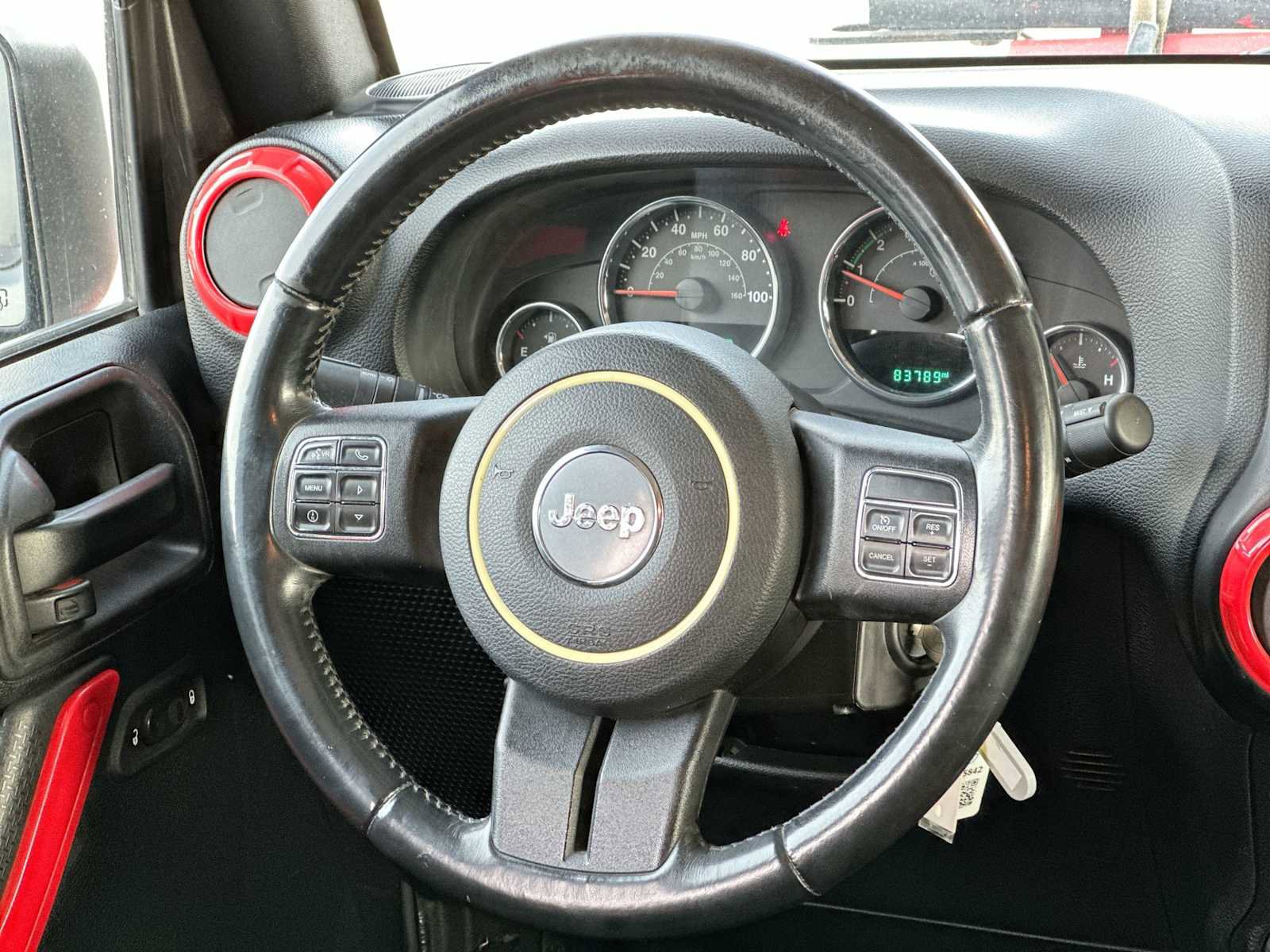 Used 2016 Jeep Wrangler Unlimited Rubicon w/ Connectivity Group image 27