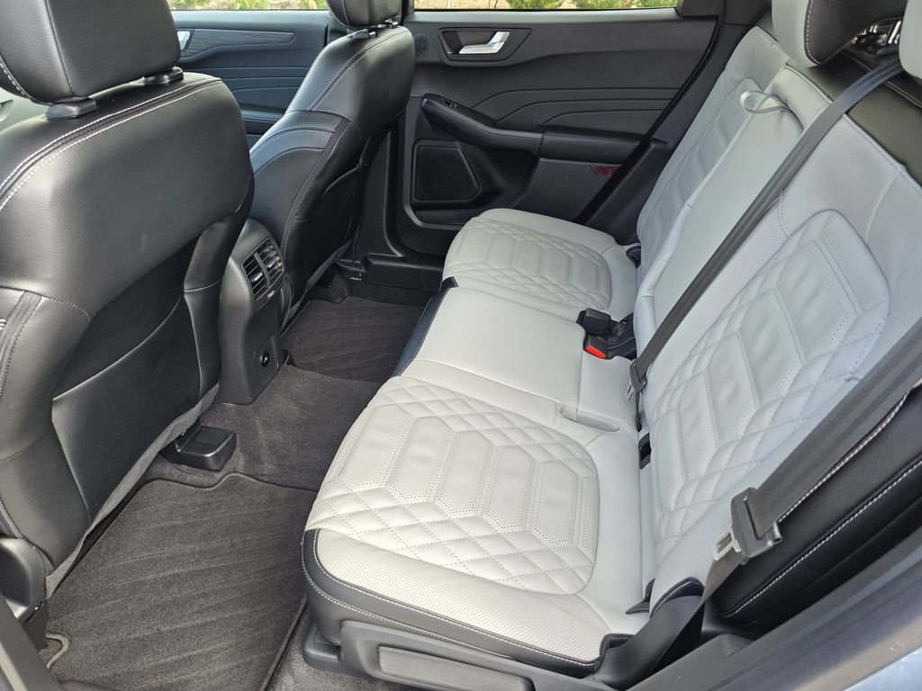 Used 2024 Ford Escape Platinum w/ Premium Technology Package image 17