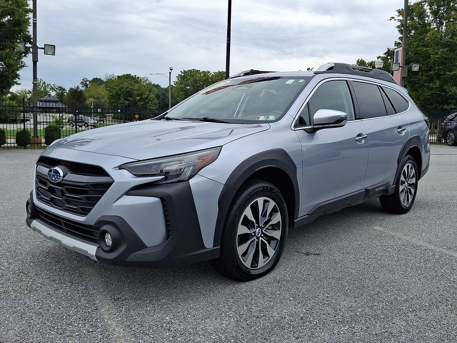 Used 2023 Subaru Outback Touring XT AWD/4WD image 3