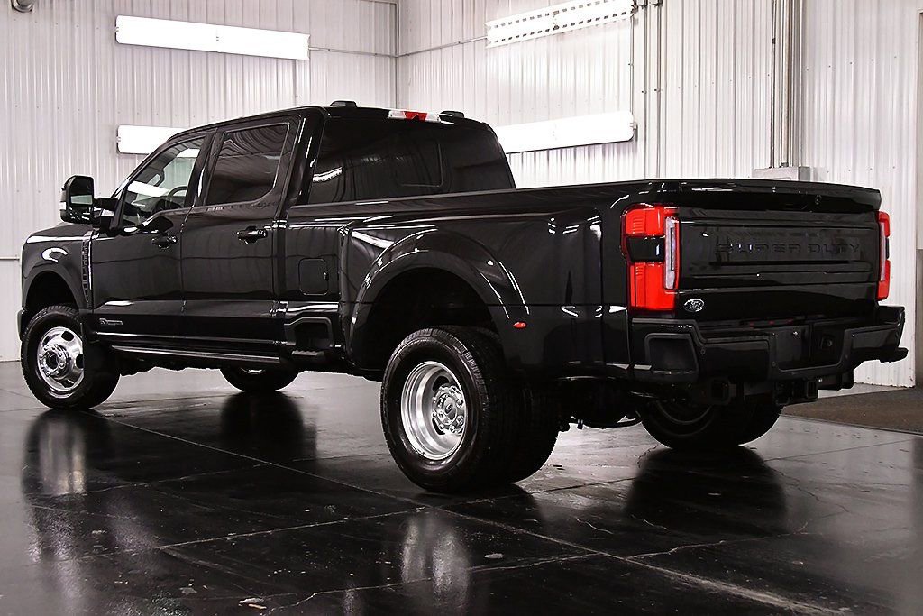 Used 2025 Ford F350 Platinum image 5