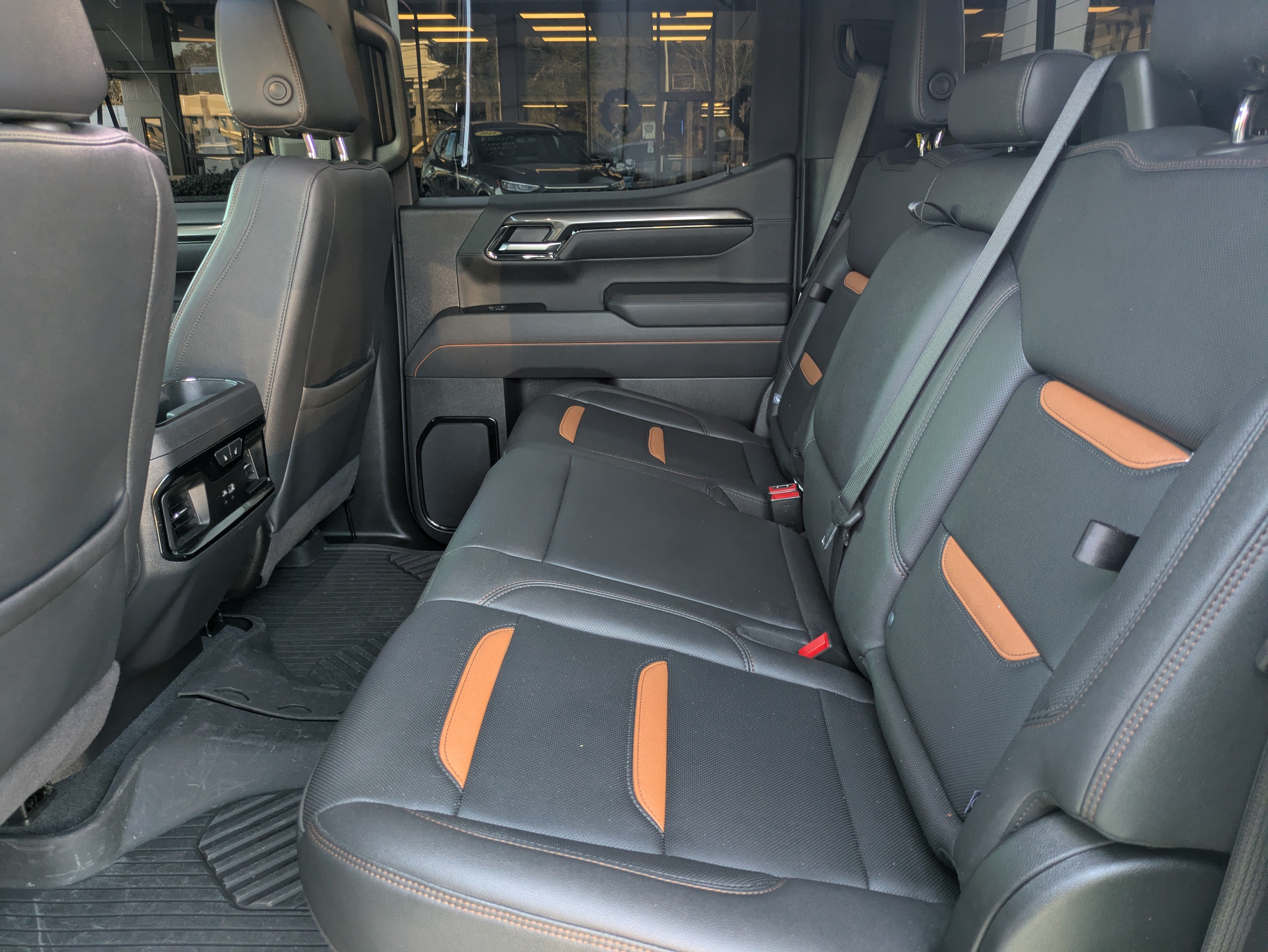 Used 2025 GMC Sierra 1500 AT4 w/ AT4 Premium Package AWD/4WD image 13