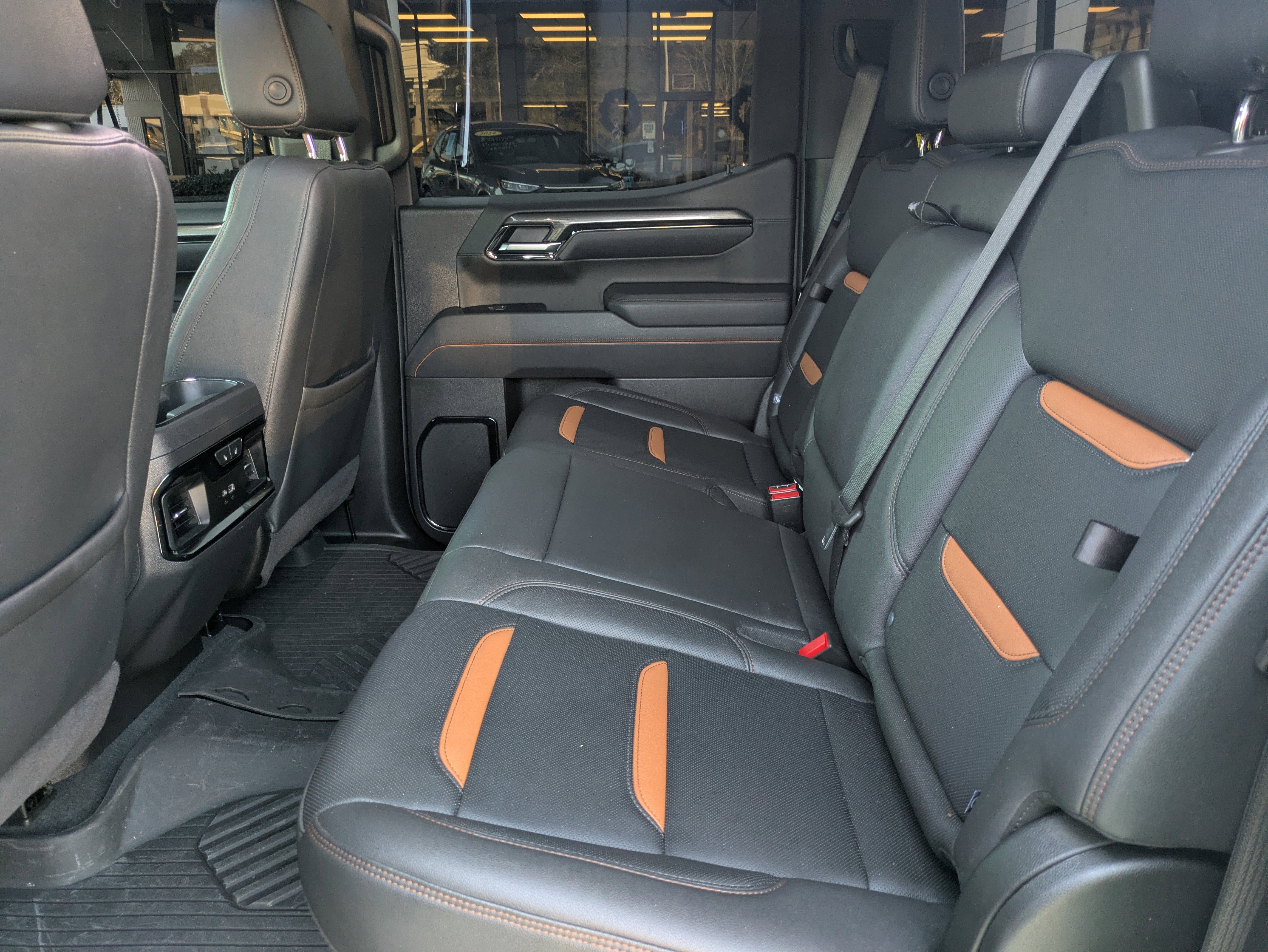 Used 2025 GMC Sierra 1500 AT4 w/ AT4 Premium Package image 13