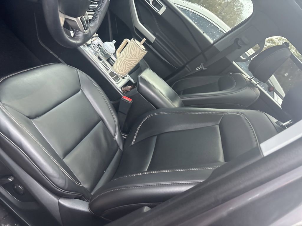 Used 2023 Ford Explorer XLT w/ Equipment Group 202A image 8