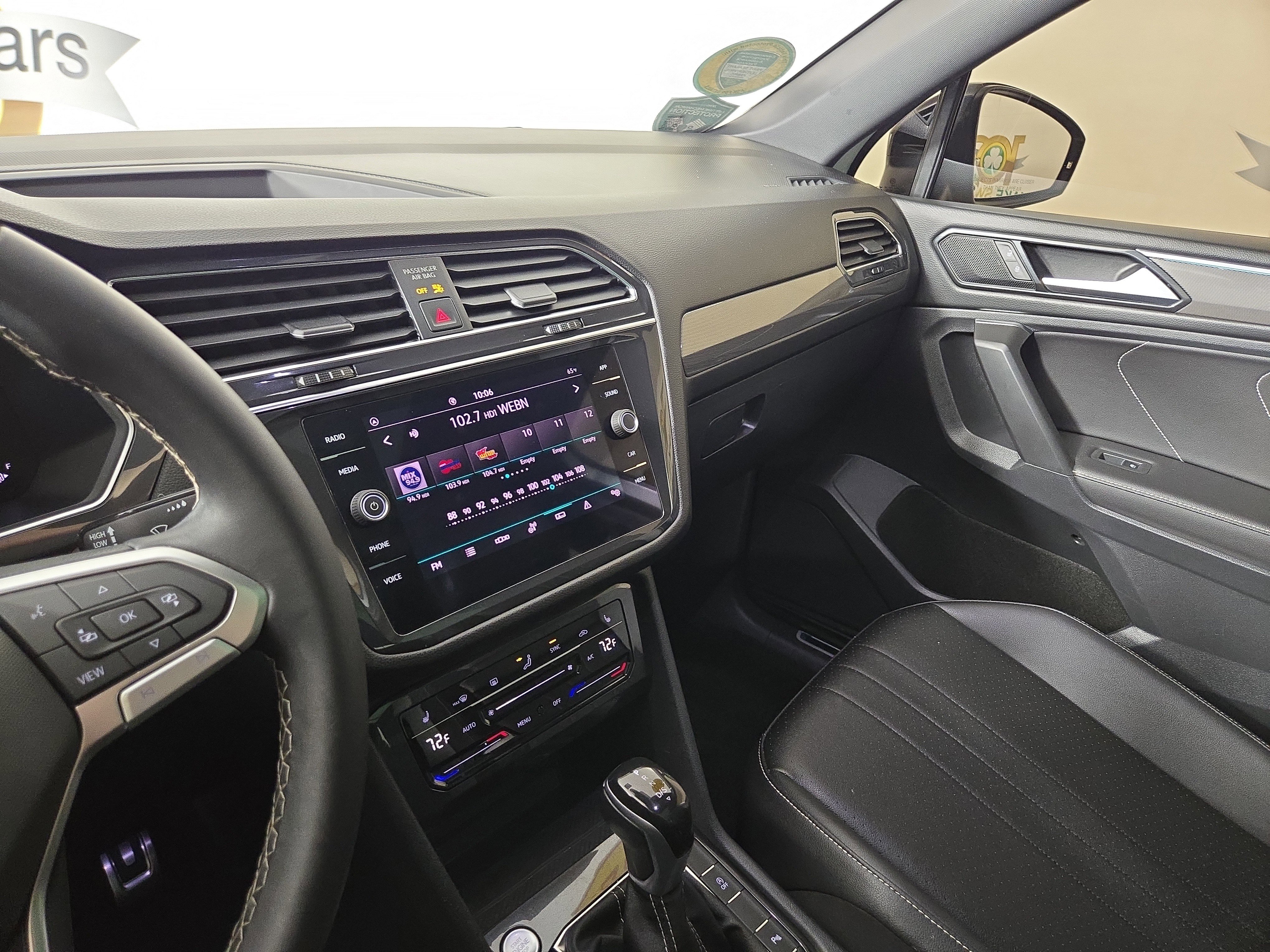 Used 2023 Volkswagen Tiguan SE R-Line image 25