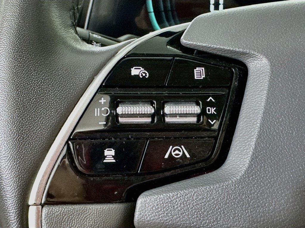 Used 2023 Kia Niro EX FWD image 24