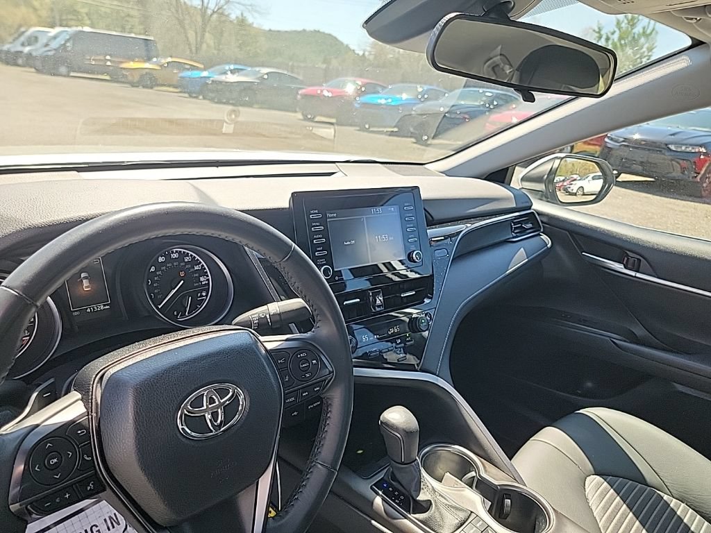 Used 2023 Toyota Camry SE FWD image 9