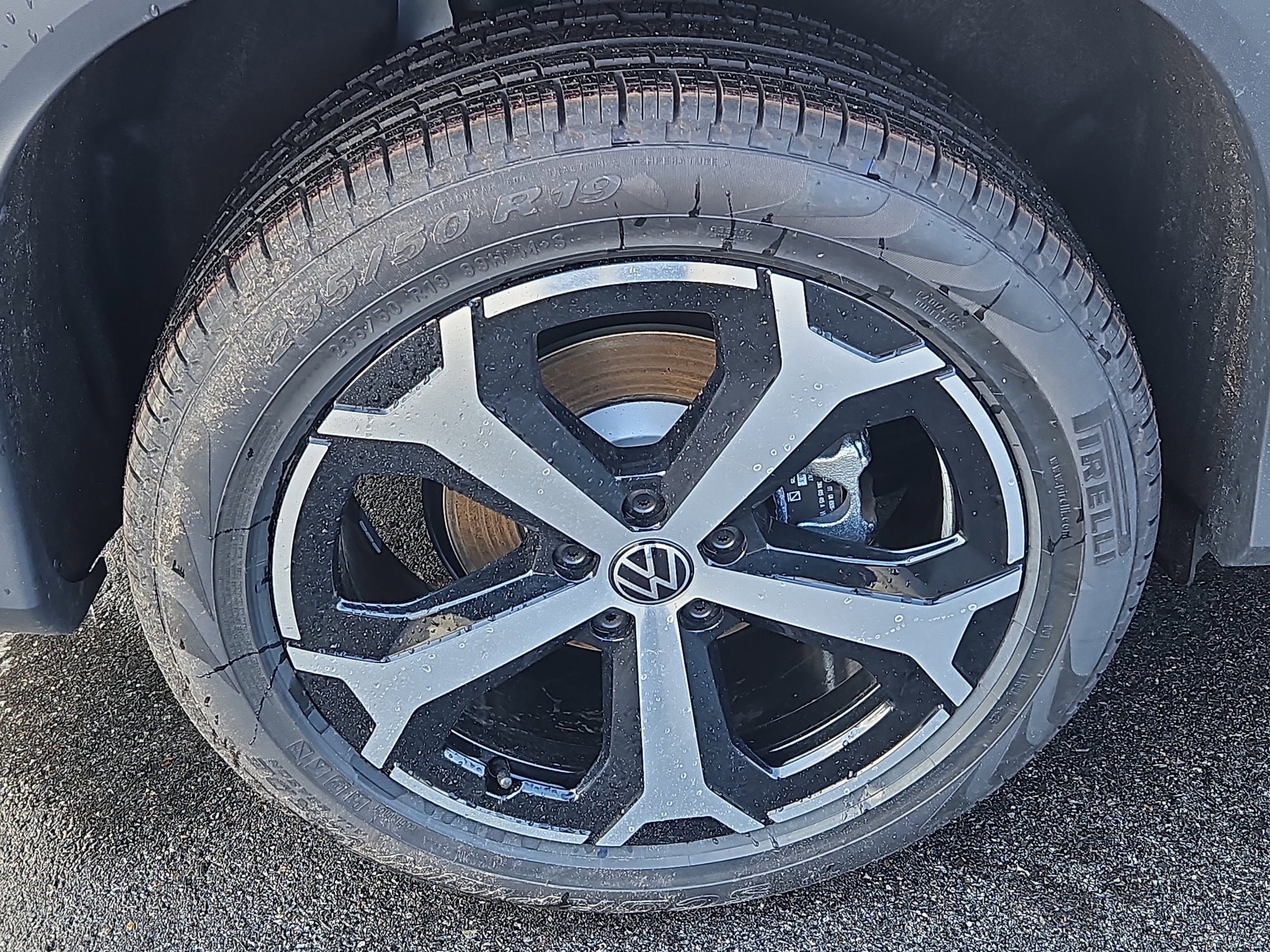 New 2026 Volkswagen Tiguan SE AWD/4WD image 3