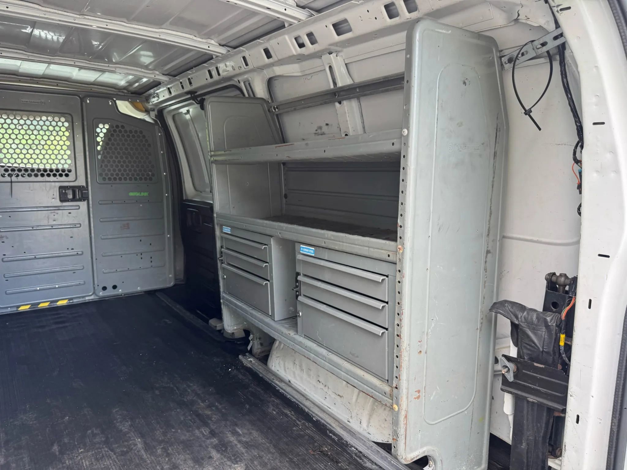 Used 2013 Chevrolet Express 3500 image 18