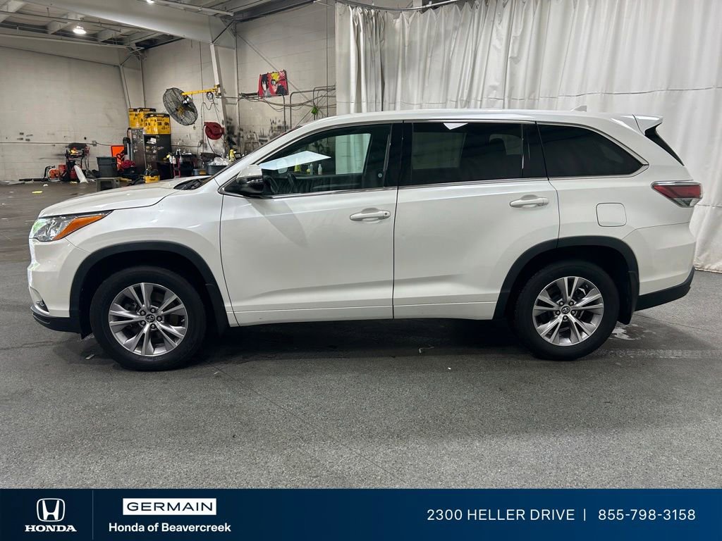 Used 2016 Toyota Highlander Plus AWD/4WD image 5