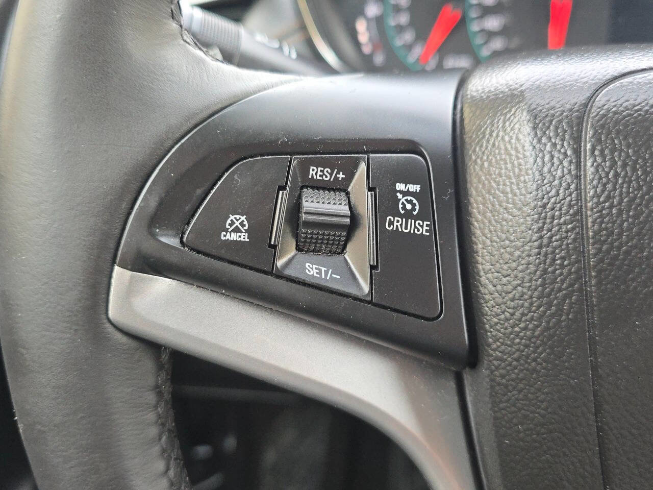 Used 2018 Chevrolet Trax LT w/ LT Convenience Package image 28